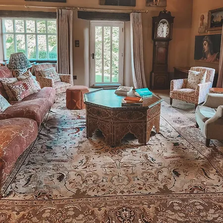 Stunning District Farmhouse