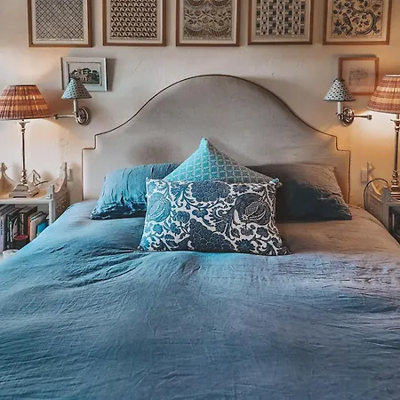 펜션 Stunning District Farmhouse *