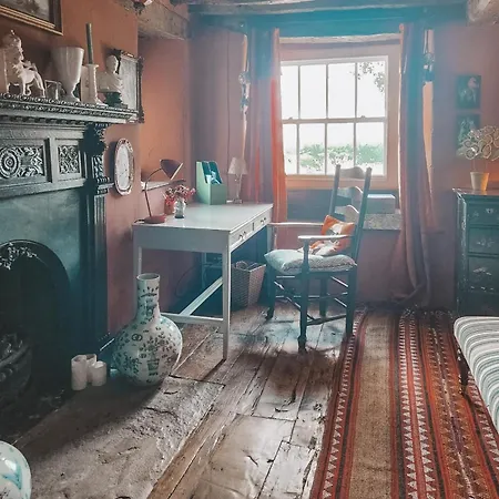 펜션 Stunning District Farmhouse