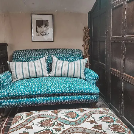 Stunning District Farmhouse