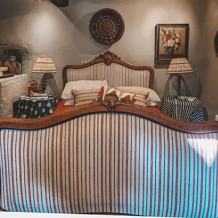 Stunning District Farmhouse 펜션 Underbarrow