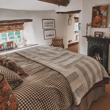 Stunning District Farmhouse Underbarrow