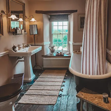 Stunning District Farmhouse * Underbarrow